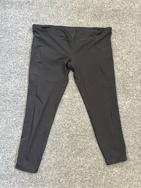 Isabel Maternity by Ingrid & Isabel Black Maternity Leggings w/ Pockets, Large